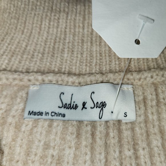 Sweater - Cozy & Stylish - Picture 2 of 4